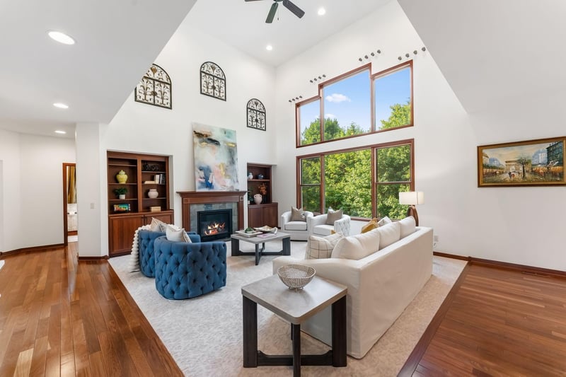 9160 Gateway Ln, Eden Prairie, MN 55347
