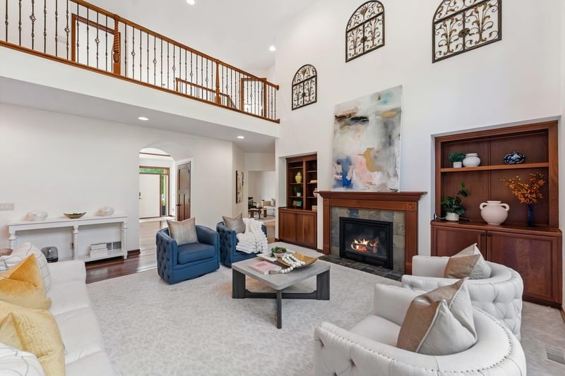 9160 Gateway Ln, Eden Prairie, MN 55347