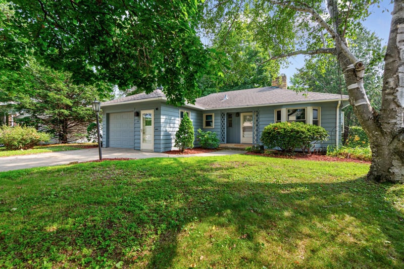 114 14th St NE, Rochester, MN 55906