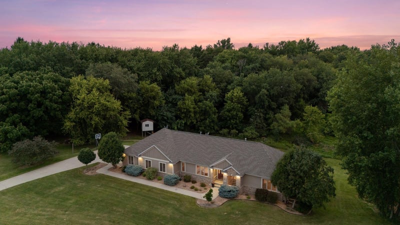 1057 Ridge Crest Ln NW, Rochester, MN 55901