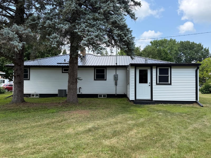 431 8th St W, Browerville, MN 56438