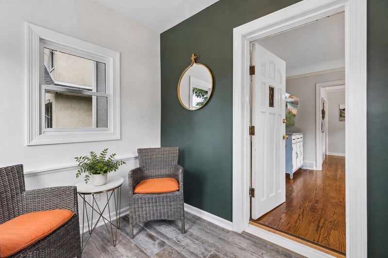 1297 Highland Pw, Saint Paul, MN 55116