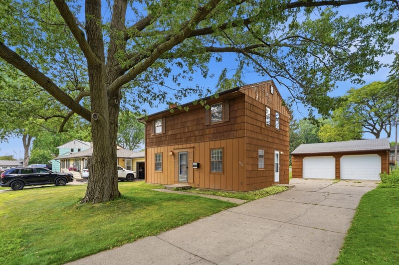 2213 Dellridge Ave, Saint Paul, MN 55119
