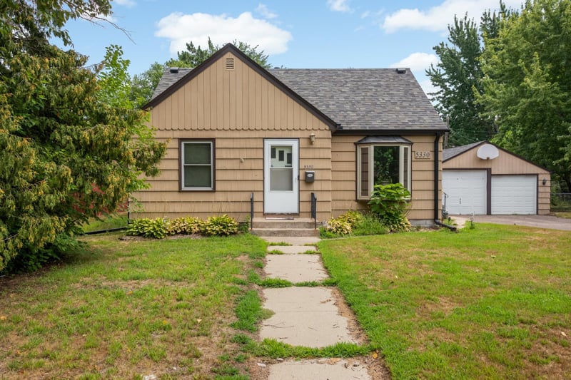 5330 Georgia Ave N, Crystal, MN 55428
