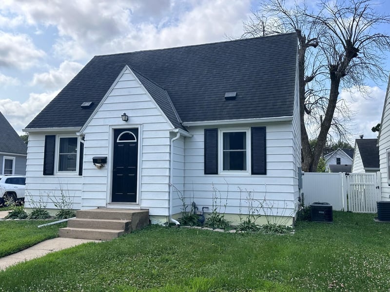 213 11th Ave SW, Austin, MN 55912