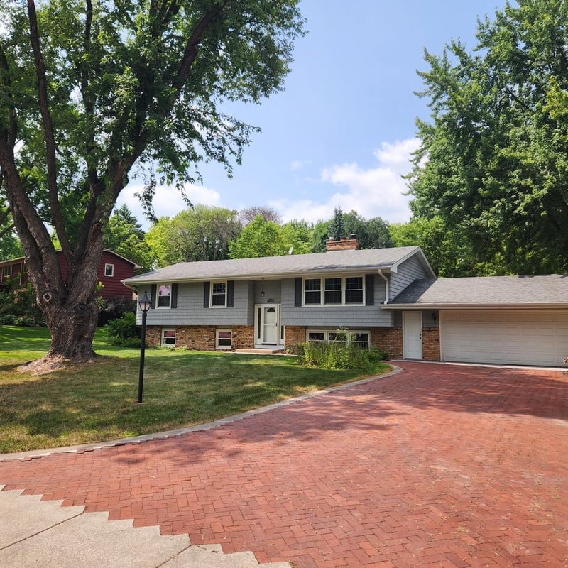 17610 24th Ave N, Plymouth, MN 55447