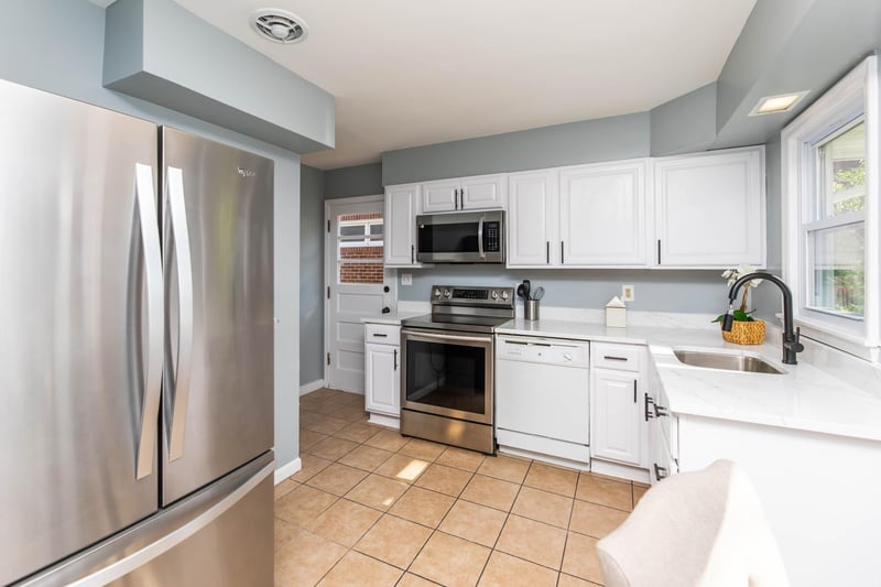 4253 6th St NE, Columbia Heights, MN 55421