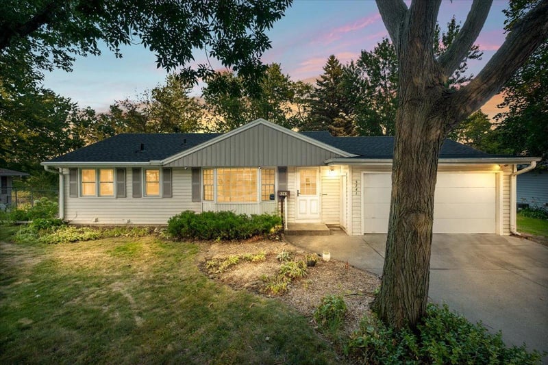 5741 W Moore Lake Dr, Fridley, MN 55432