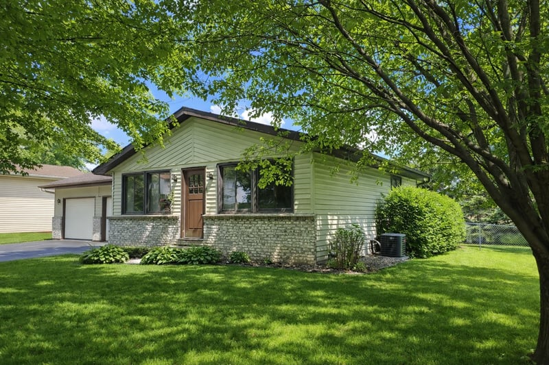 222 7th Ave NW, Lonsdale, MN 55046