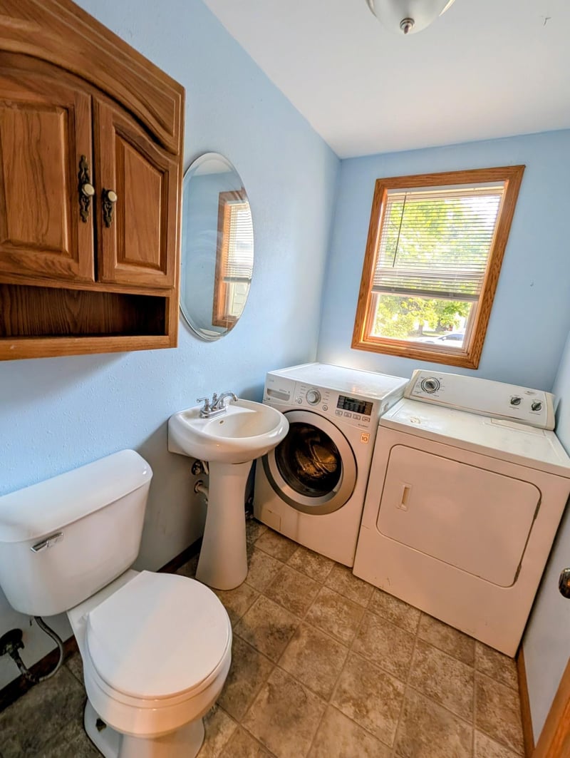 103 3rd St SW, Melrose, MN 56352