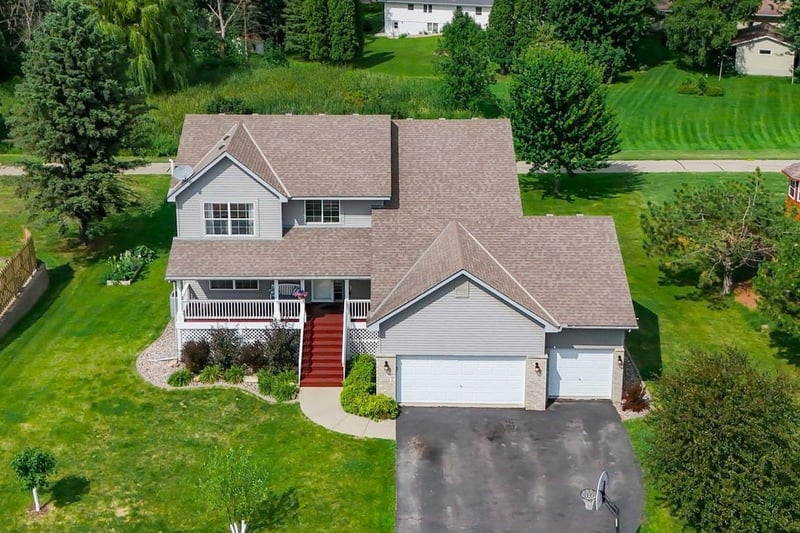 1414 Sunbird Ln, Faribault, MN 55021