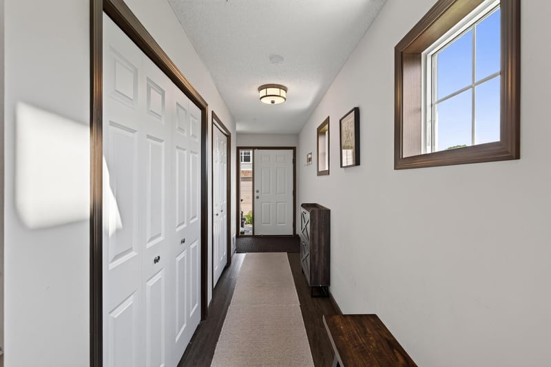357 Stonewood Pl, Burnsville, MN 55306