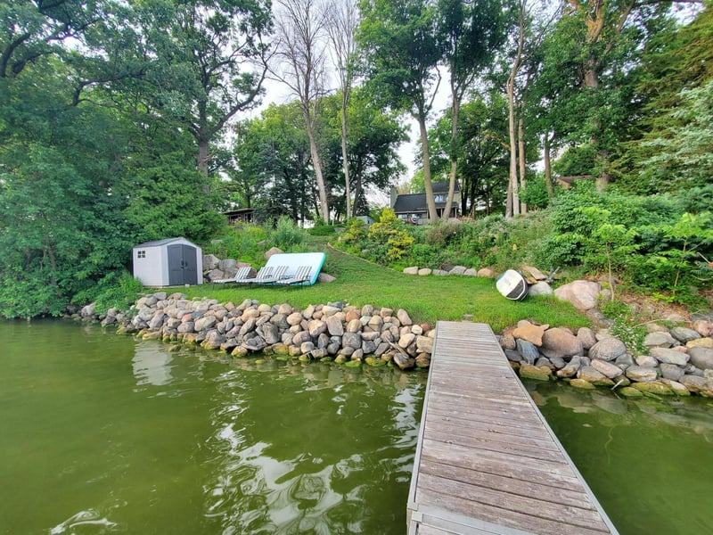 24150 E Cedar Lake Dr, New Prague, MN 56071