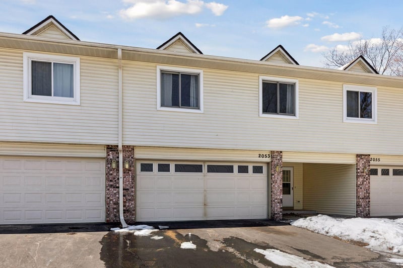 2053 Edgerton St, Maplewood, MN 55117