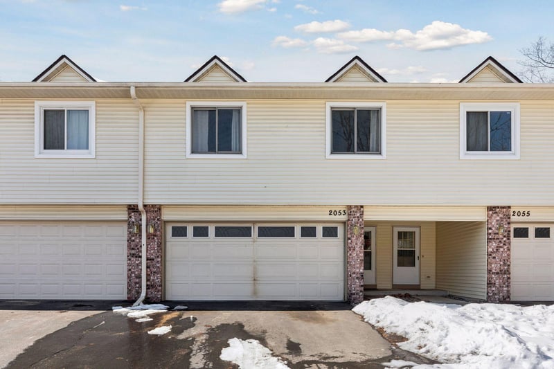 2053 Edgerton St, Maplewood, MN 55117