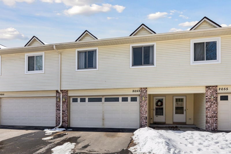 2053 Edgerton St, Maplewood, MN 55117