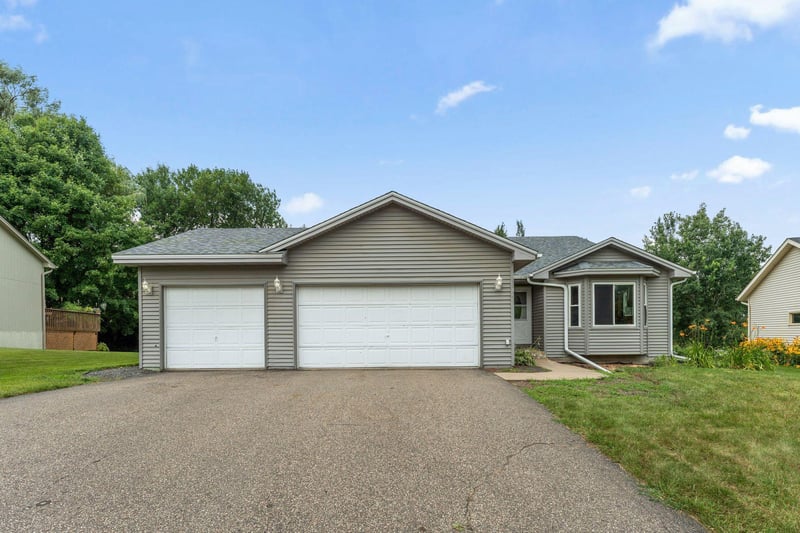 9610 Lakeside Trl, Champlin, MN 55316