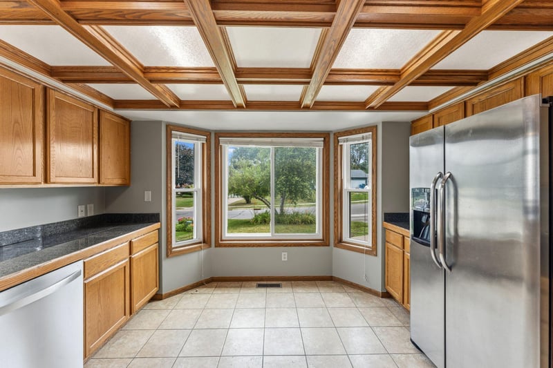 9610 Lakeside Trl, Champlin, MN 55316