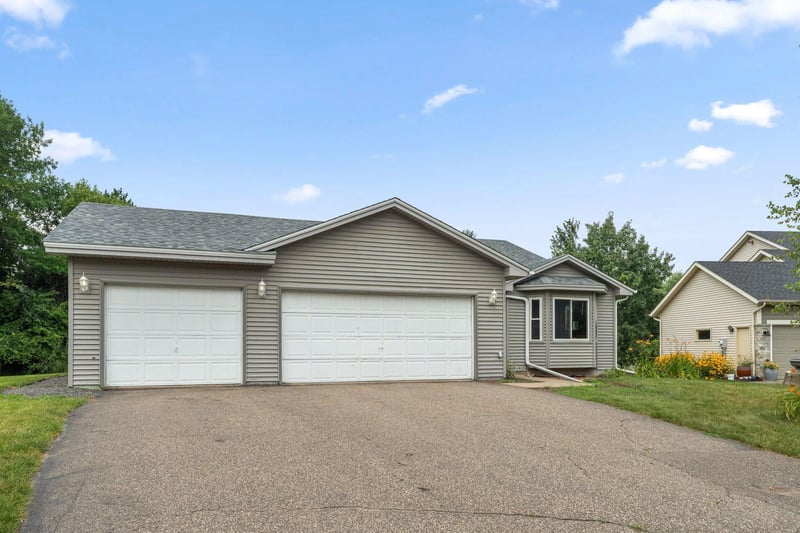 9610 Lakeside Trl, Champlin, MN 55316