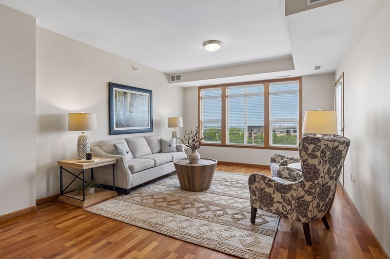 12501 Nicollet Ave #310, Burnsville, MN 55337