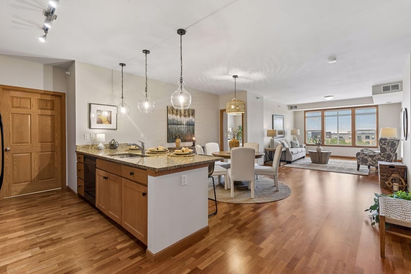 12501 Nicollet Ave #310, Burnsville, MN 55337
