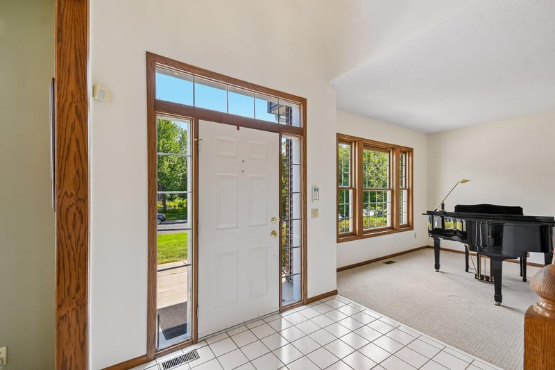 503 Abbey Way, Mendota Heights, MN 55120