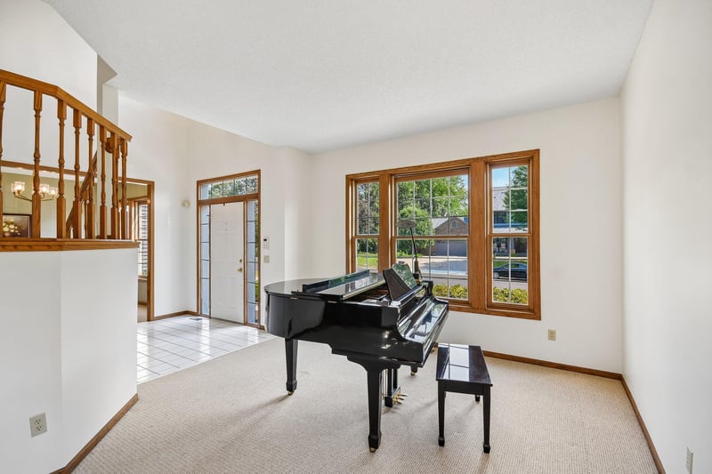 503 Abbey Way, Mendota Heights, MN 55120