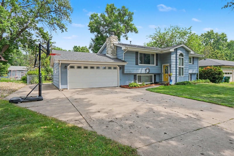 7351 Melody Dr NE, Fridley, MN 55432