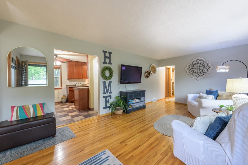 2024 Maple St, Hastings, MN 55033