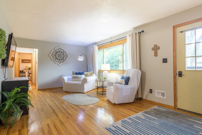 2024 Maple St, Hastings, MN 55033