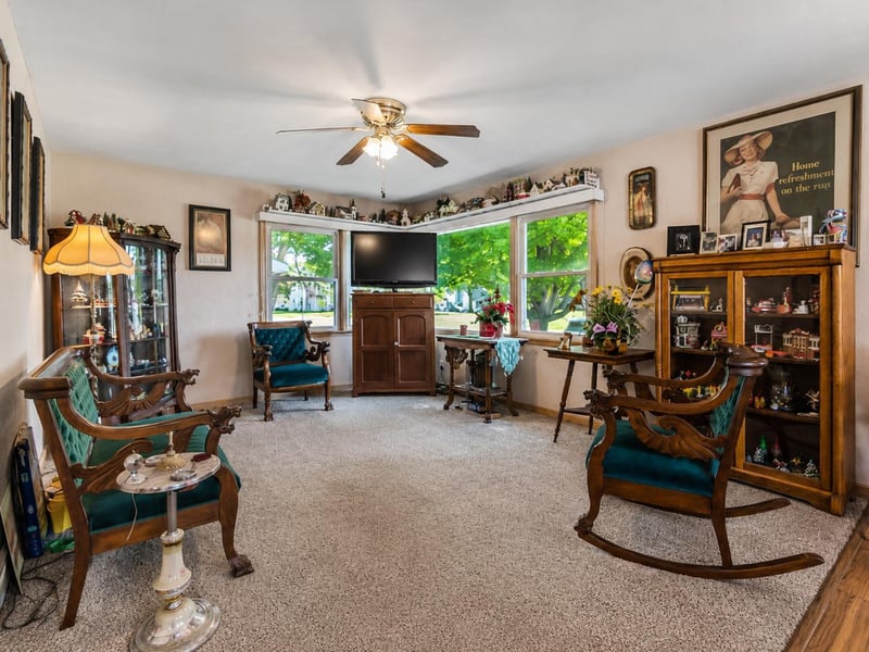 10 Buck Ave NE, Madelia, MN 56062