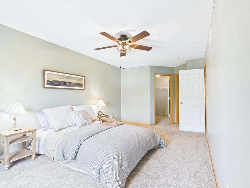 2048 Willow Cir, Hugo, MN 55038