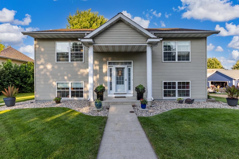 2106 York St, Saint Peter, MN 56082