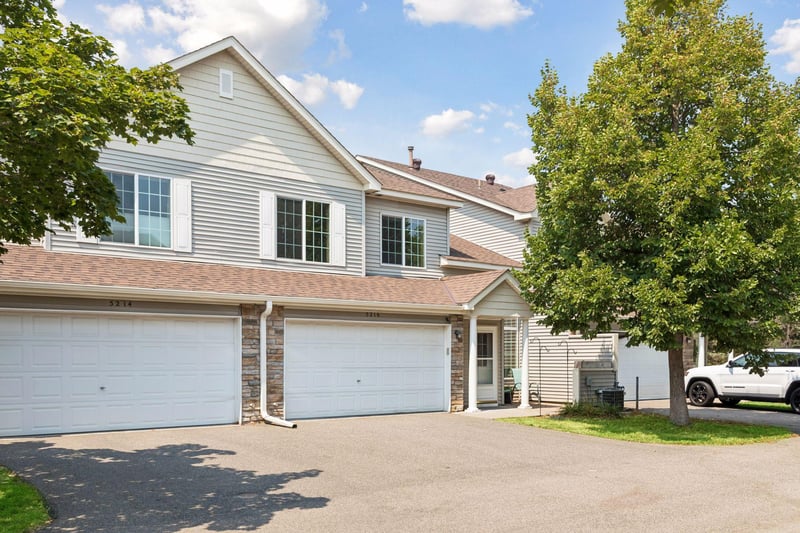 5216 207th St N, Forest Lake, MN 55025