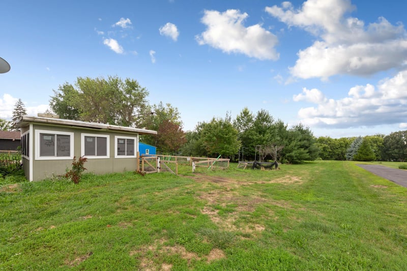 616 1st St N, Montgomery, MN 56069