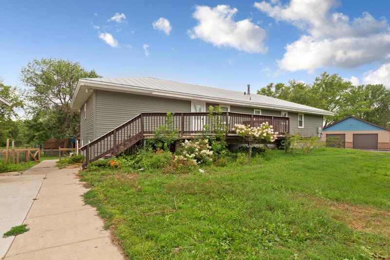 616 1st St N, Montgomery, MN 56069