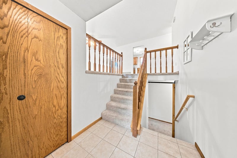 2643 Guthrie Ave N, Oakdale, MN 55128
