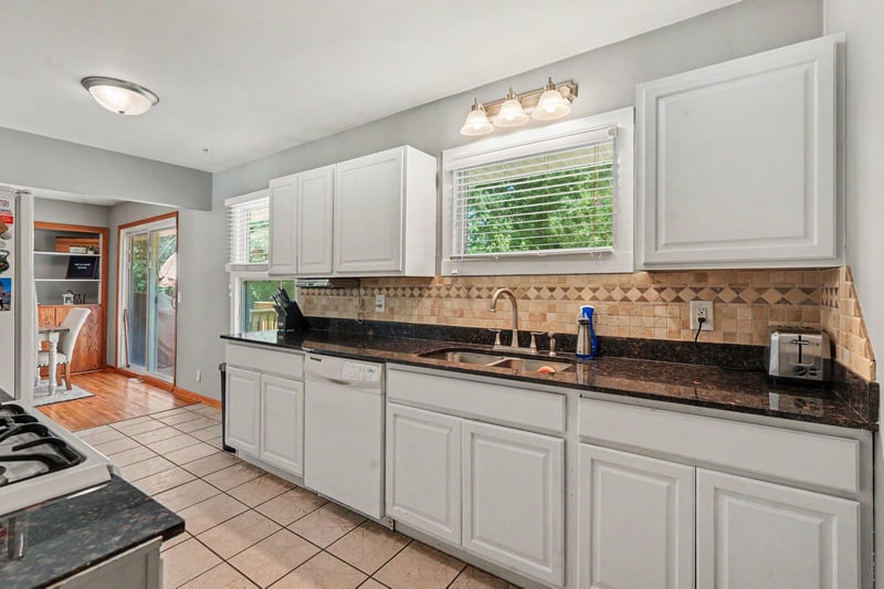 412 Plum St N, Northfield, MN 55057