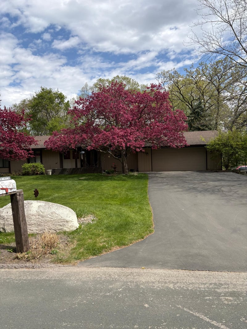 6591 Manchester Ln, Eden Prairie, MN 55346