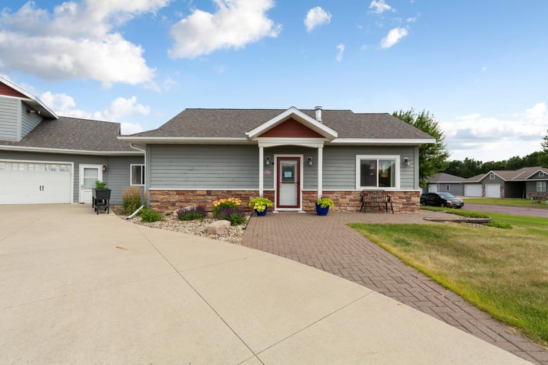 1700 Wood Duck St, Saint Peter, MN 56082