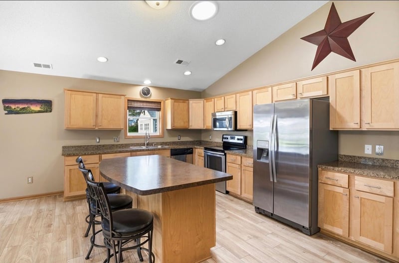 505 Simon Ave W, Dassel, MN 55325