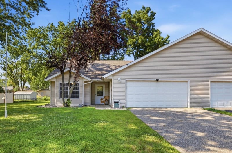 505 Simon Ave W, Dassel, MN 55325