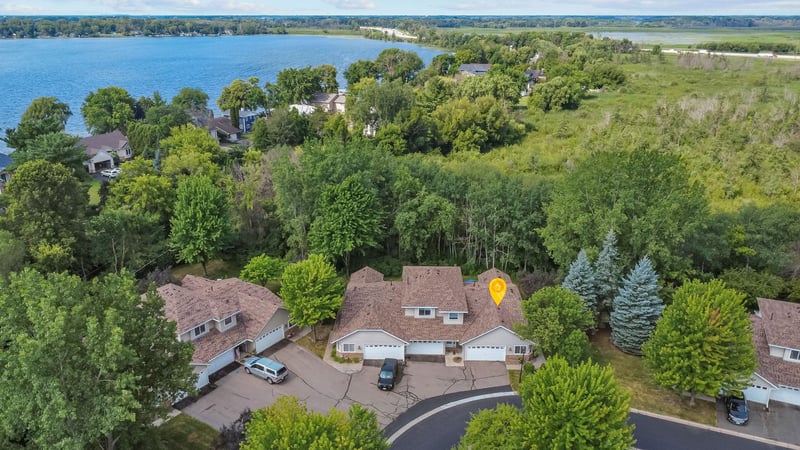 1296 Island Dr, Forest Lake, MN 55025