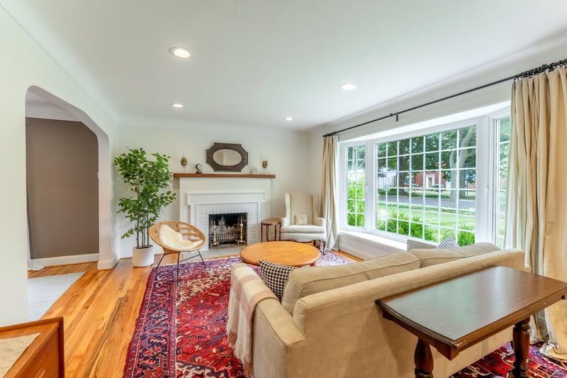 1513 California Ave W, Falcon Heights, MN 55108