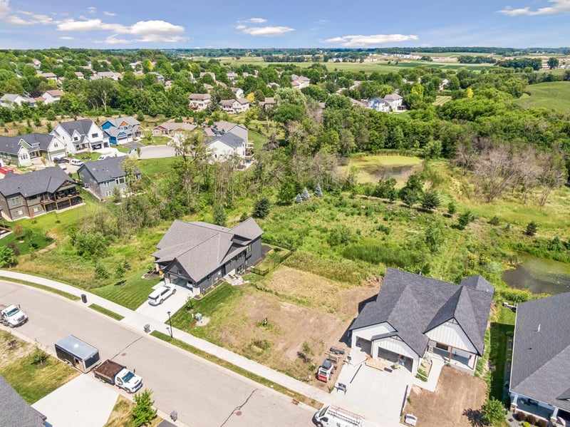 1951 Campfire Dr E, Waconia, MN 55387