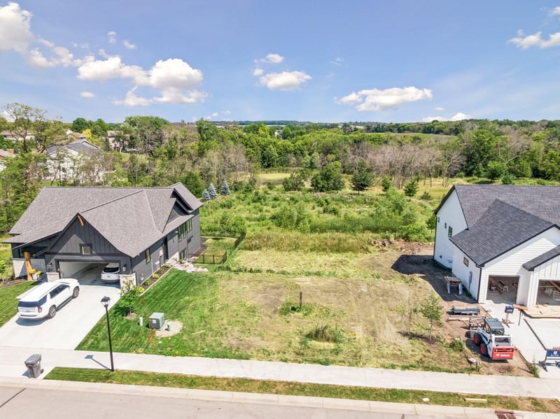 1951 Campfire Dr E, Waconia, MN 55387