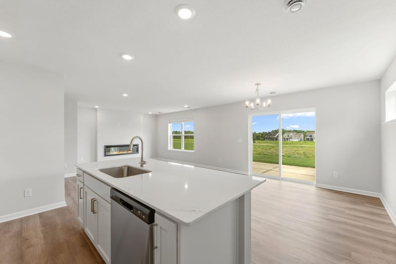 1102 Annagaire Curve, Rosemount, MN 55068