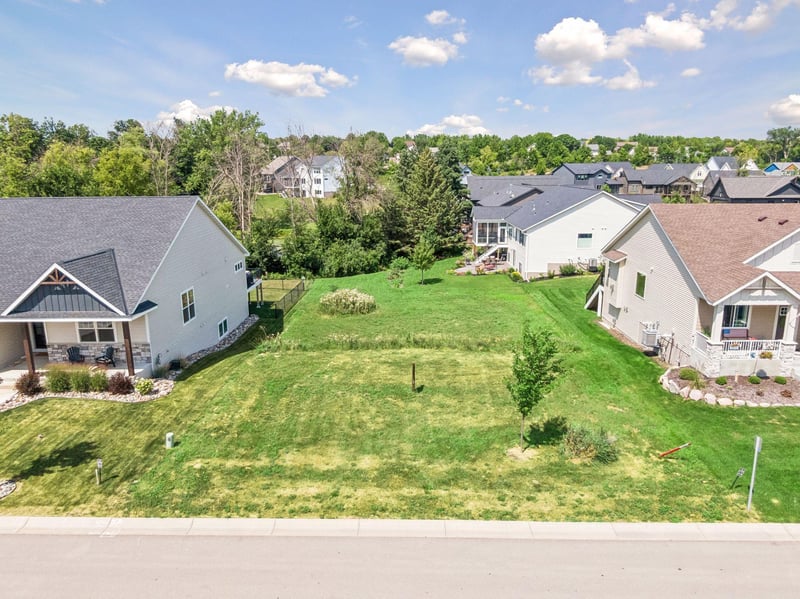 1946 Woods Point, Waconia, MN 55387