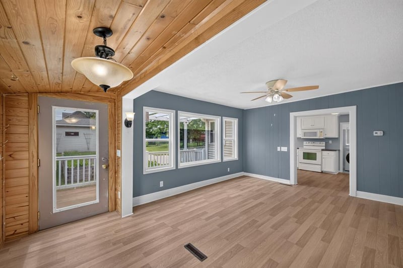 17 2nd St NE, Kasson, MN 55944