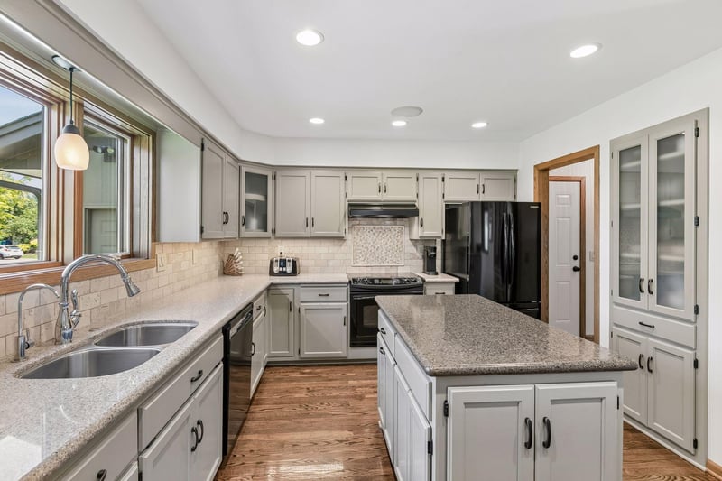 4675 Balsam Ln N, Plymouth, MN 55442